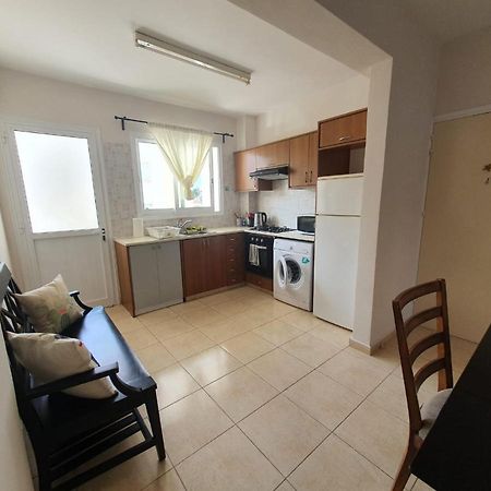 Ancient Paphos - Cozy Place Next To The Sea, Marina, Historical Sites, Buses, Mall, And Market Екстериор снимка