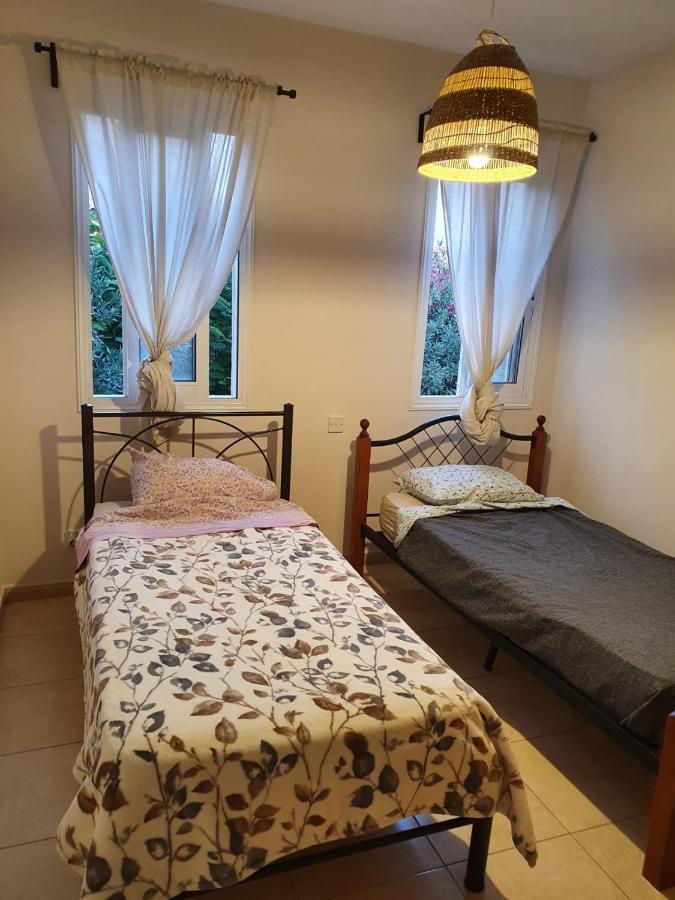 Ancient Paphos - Cozy Place Next To The Sea, Marina, Historical Sites, Buses, Mall, And Market Екстериор снимка