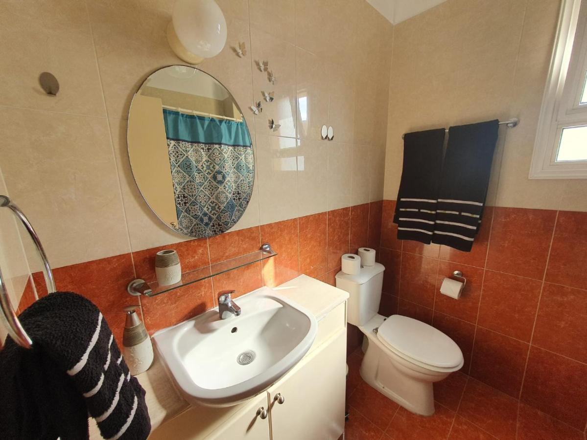 Ancient Paphos - Cozy Place Next To The Sea, Marina, Historical Sites, Buses, Mall, And Market Екстериор снимка