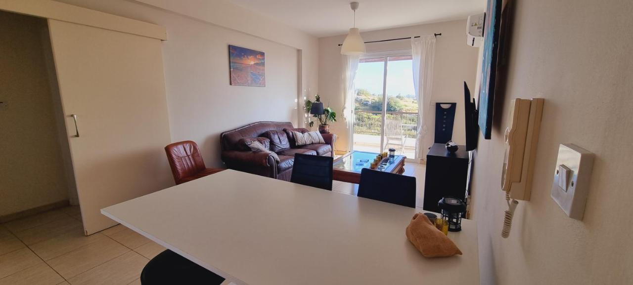 Ancient Paphos - Cozy Place Next To The Sea, Marina, Historical Sites, Buses, Mall, And Market Екстериор снимка
