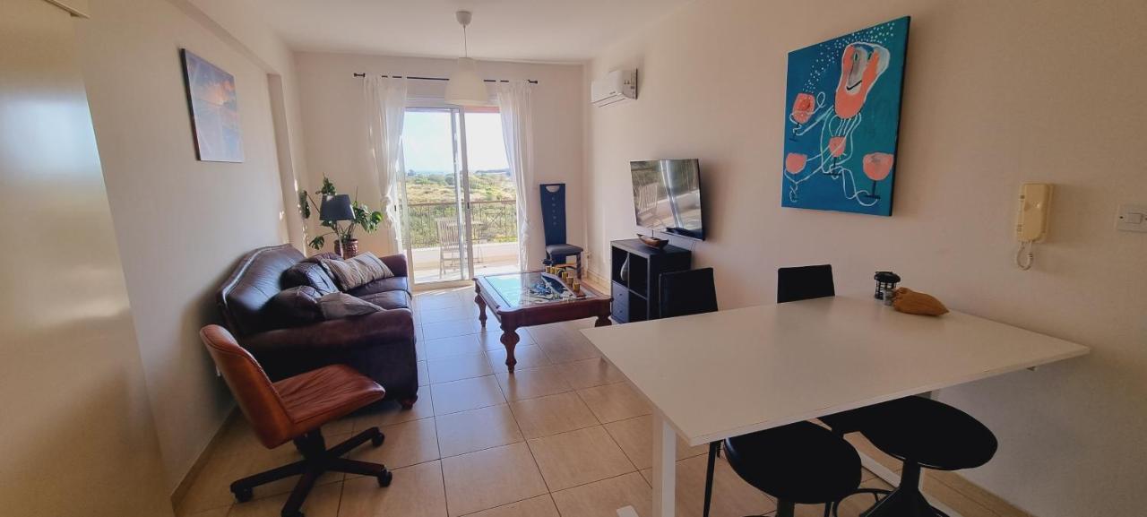Ancient Paphos - Cozy Place Next To The Sea, Marina, Historical Sites, Buses, Mall, And Market Екстериор снимка