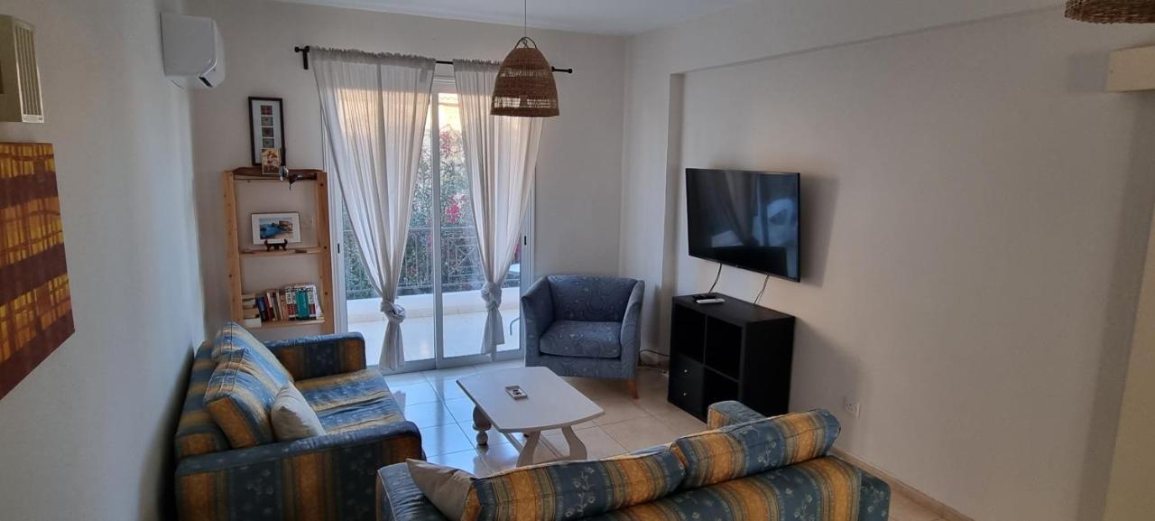 Ancient Paphos - Cozy Place Next To The Sea, Marina, Historical Sites, Buses, Mall, And Market Екстериор снимка