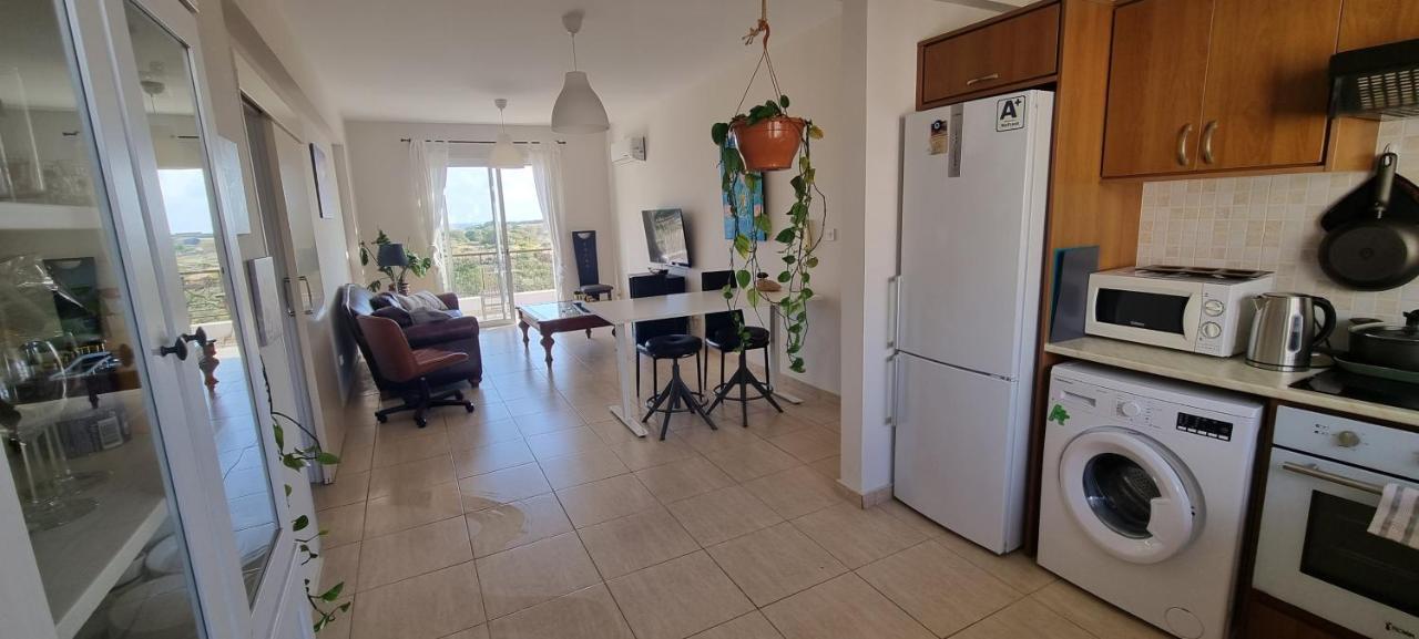 Ancient Paphos - Cozy Place Next To The Sea, Marina, Historical Sites, Buses, Mall, And Market Екстериор снимка